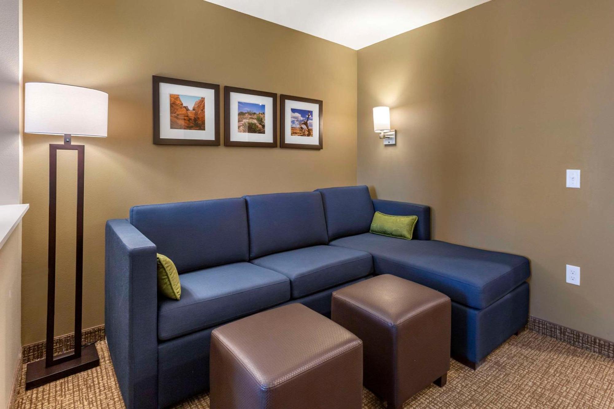 Comfort Suites Albuquerque Airport Exterior foto