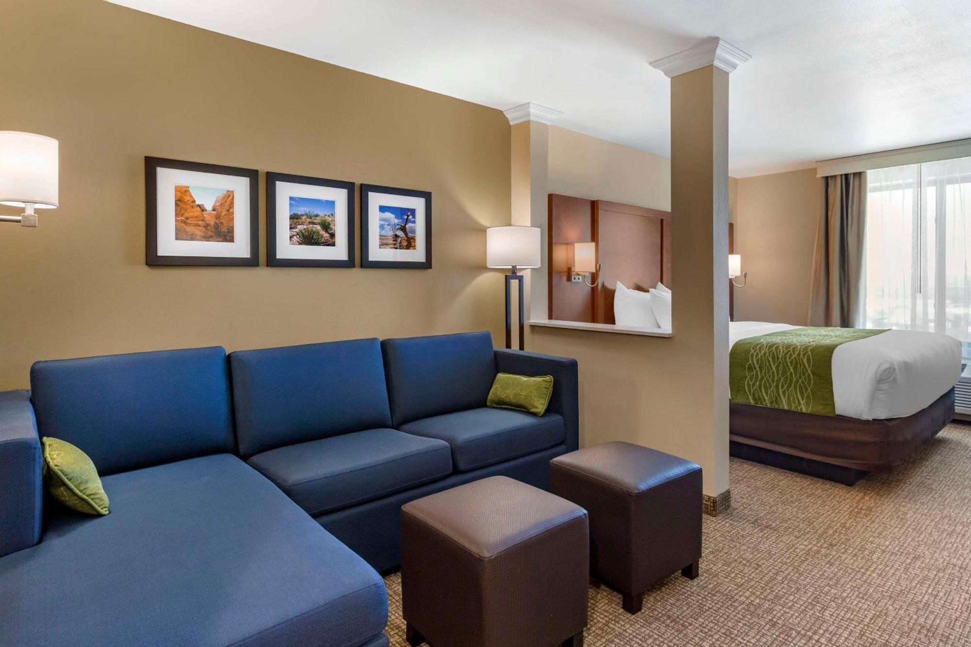 Comfort Suites Albuquerque Airport Exterior foto